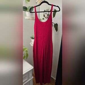Chic Red Ribbed Midi Dress